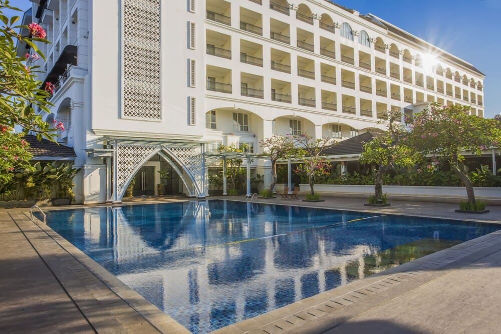 Grand Rohan - Pool